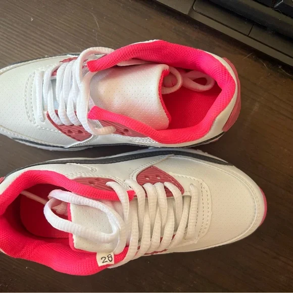 Source Unknown White and Pink Sneakers Sleek Design - Picture 2 of 5